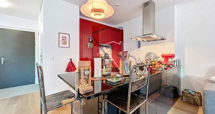 Modern 3.5-Room Apartment in Saint-Sulpice, Suisse image 6