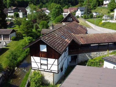 Proche de Bâle immeuble de rendement entièrement rénové de 6 appartements 7 places de parking pas de vacants. image 2