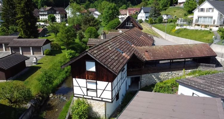 Proche de Bâle immeuble de rendement entièrement rénové de 6 appartements 7 places de parking pas de vacants. image 2