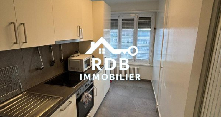 Appartement de 2,5 pièces au 5ème étage situé à Meyrin 1217 image 2