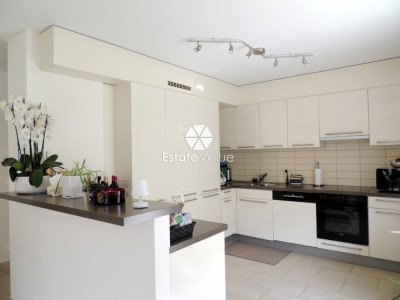 Apartment 4 rooms with a 480 m² garden. image 2