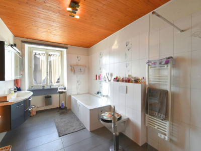 Spacieuse maison individuelle à Saint-Imier image 6