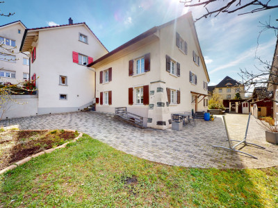 Freistehendes Mehrfamilienhaus mit 3 Wohnungen & Studio in Füllinsdorf image 1