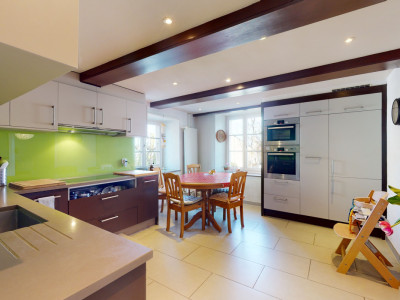 Freistehendes Mehrfamilienhaus mit 3 Wohnungen & Studio in Füllinsdorf image 2