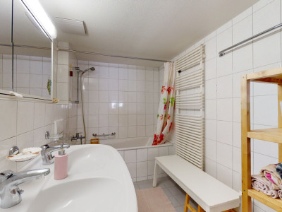 Freistehendes Mehrfamilienhaus mit 3 Wohnungen & Studio in Füllinsdorf image 4