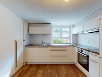 Freistehendes Mehrfamilienhaus mit 3 Wohnungen & Studio in Füllinsdorf image 5