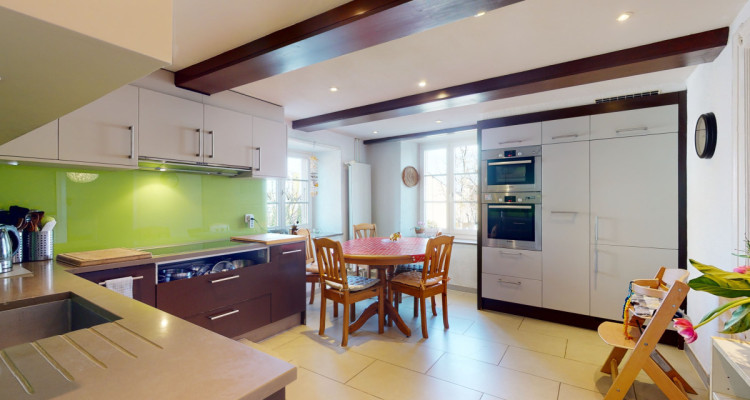 Freistehendes Mehrfamilienhaus mit 3 Wohnungen & Studio in Füllinsdorf image 2