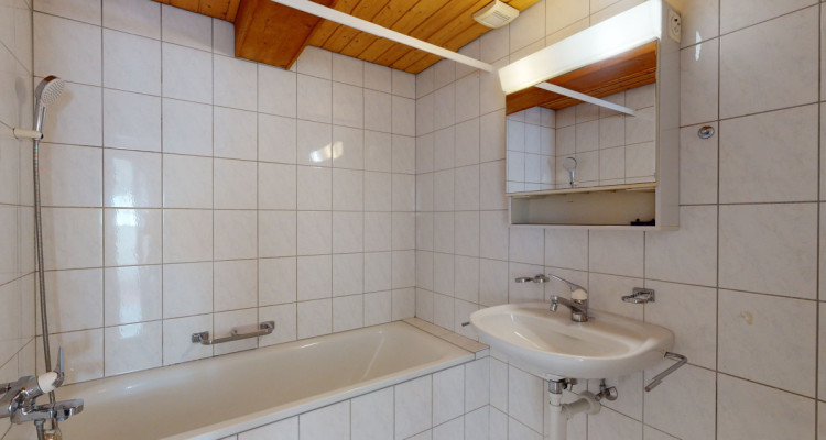 Freistehendes Mehrfamilienhaus mit 3 Wohnungen & Studio in Füllinsdorf image 11