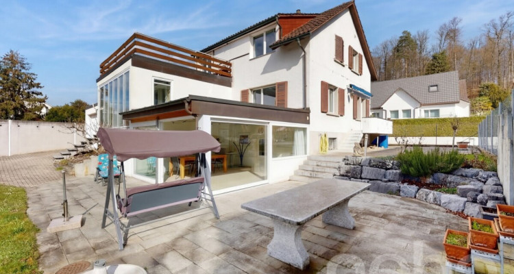 Freistehendes Einfamilienhaus mit grossem Grundstück in Würenlos image 2