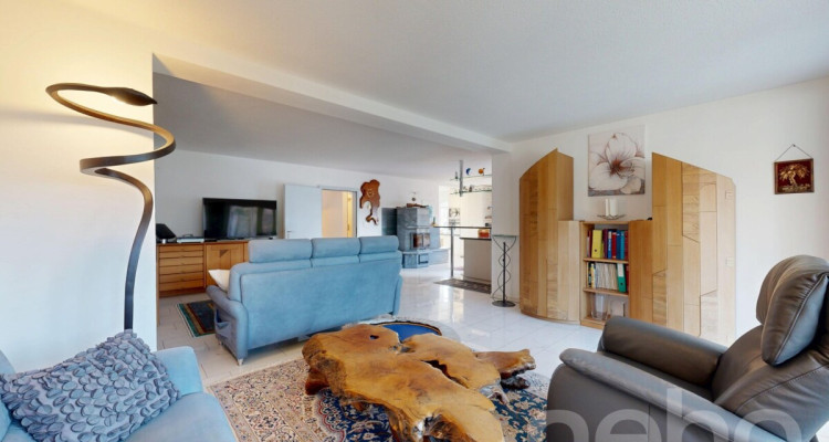 Freistehendes Einfamilienhaus mit grossem Grundstück in Würenlos image 5