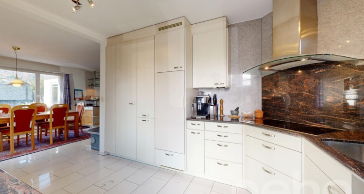 Freistehendes Einfamilienhaus mit grossem Grundstück in Würenlos image 9