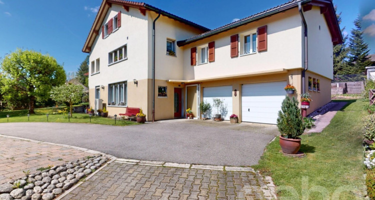 Spacieuse villa au fort potentiel, calme, avec appartement indépendant image 1