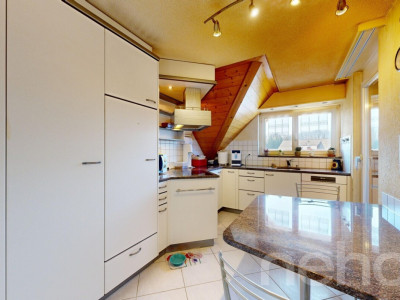 Charmante Dachwohnung mit Galerie und Weitsicht ins Grüne image 7