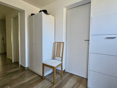  Villa  contigüe située dans un agréable quartier prisé de Fleurier image 4