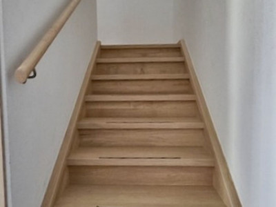  Villa  contigüe située dans un agréable quartier prisé de Fleurier image 7