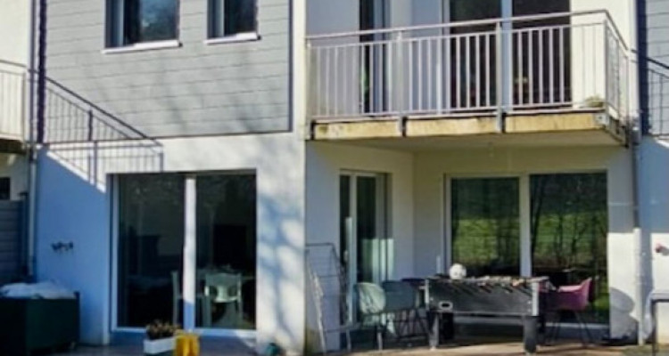  Villa  contigüe située dans un agréable quartier prisé de Fleurier image 3