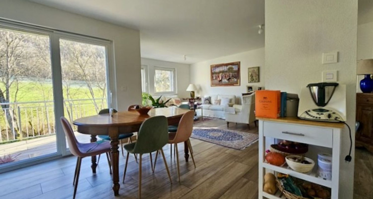  Villa  contigüe située dans un agréable quartier prisé de Fleurier image 12