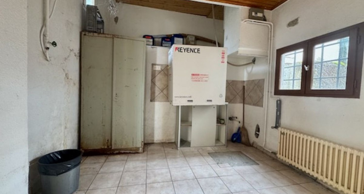En exclusivité: Atelier et ou habitation!198 m² à rénover avec terrasse de 45 m²  image 2
