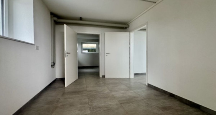  À LOUER   OU À VENDRE, local commercial avec entrée indépendante image 5