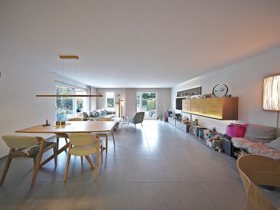 Belle et spacieuse villa au calme et proche de Nyon image 1