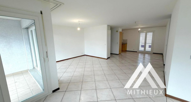 À louer - Appartement 4.5 pièces idéalement situé à Conthey image 1