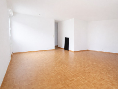 Sierre – Charmant studio d’env. 42m2 avec balcon – Proche hôpital image 2