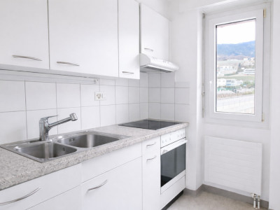 Sierre – Charmant studio d’env. 42m2 avec balcon – Proche hôpital image 3
