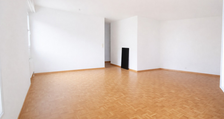 Sierre – Charmant studio d’env. 42m2 avec balcon – Proche hôpital image 2