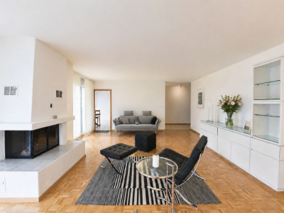Appartement lumineux avec vue sur la verdure à Colombier image 2
