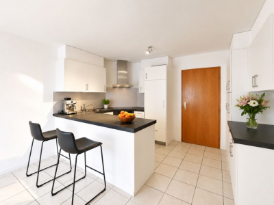 Appartement lumineux avec vue sur la verdure à Colombier image 3
