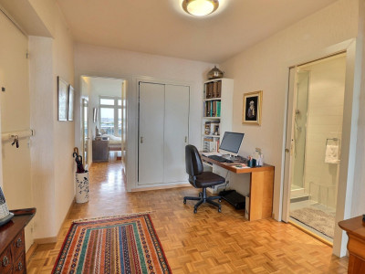 Superbe appartement en étage élevé avec piscine en viager occupé sans rente image 9