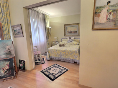 BIEN EXCEPTIONNEL!! Grand appartement en viager occupé sans rente. Vue Lac et Port privé. image 12