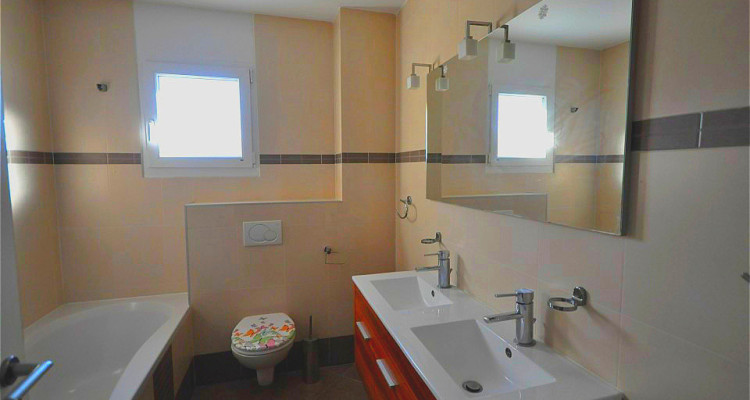 Villa en triplex avec bureau, au cœur des vignobles et des pommiers  image 6