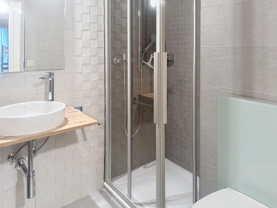 EXCLUSIVITE  Magnifique 3.5 P rénové au centre, SKI-IN SKI OUT image 7