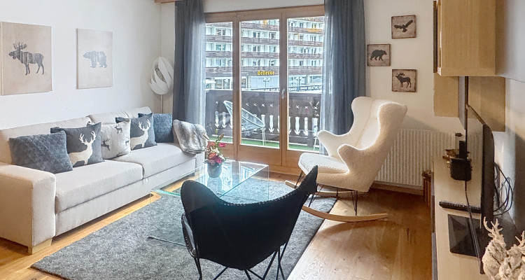 EXCLUSIVITE  Magnifique 3.5 P rénové au centre, SKI-IN SKI OUT image 1