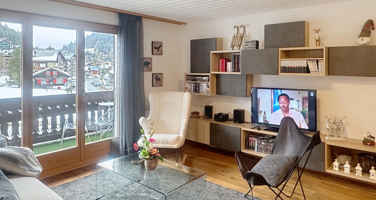 EXCLUSIVITE  Magnifique 3.5 P rénové au centre, SKI-IN SKI OUT image 5