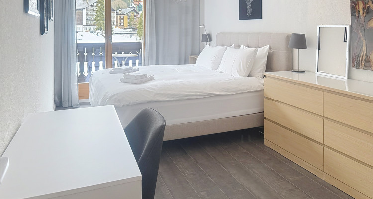 EXCLUSIVITE  Magnifique 3.5 P rénové au centre, SKI-IN SKI OUT image 2