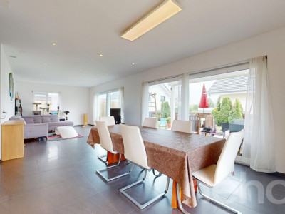 Lichtdurchflutetes 6.5-Zimmerhaus an ruhiger Lage mit viel Platz image 1