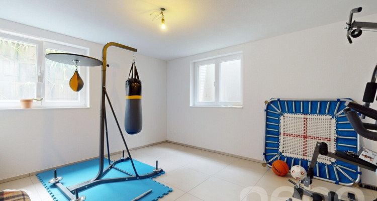 Lichtdurchflutetes 6.5-Zimmerhaus an ruhiger Lage mit viel Platz image 10