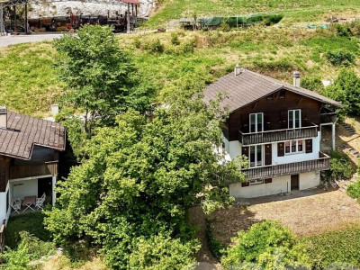 Vue panoramique et charme authentique: Un chalet à réinventer image 10