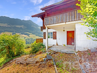 Vue panoramique et charme authentique: Un chalet à réinventer image 12