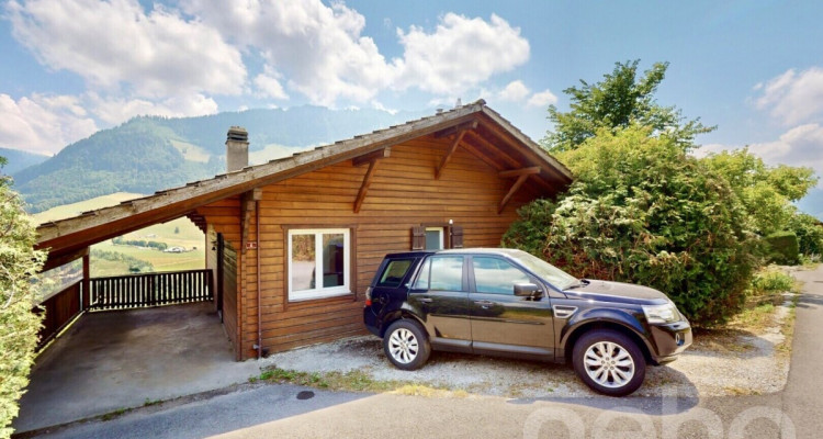 Vue panoramique et charme authentique: Un chalet à réinventer image 3