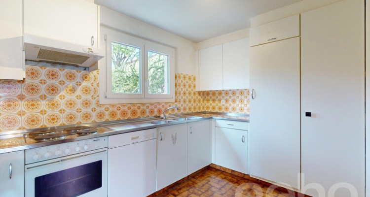 Vue panoramique et charme authentique: Un chalet à réinventer image 7