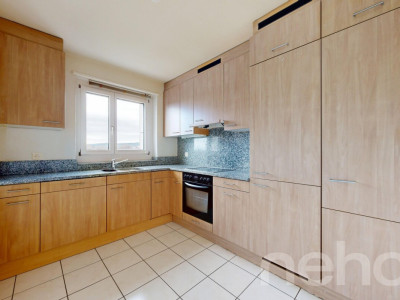 Helle sonnige 4-Zimmer-Wohnung in oberste Etage mit Fernsicht image 4