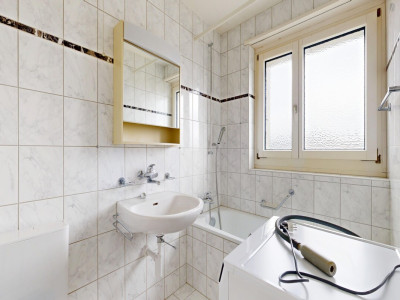 Helle sonnige 4-Zimmer-Wohnung in oberste Etage mit Fernsicht image 7