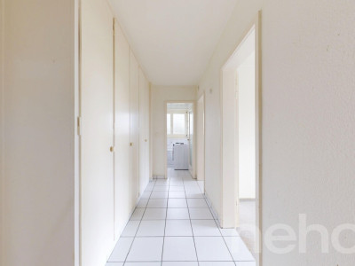 Helle sonnige 4-Zimmer-Wohnung in oberste Etage mit Fernsicht image 11