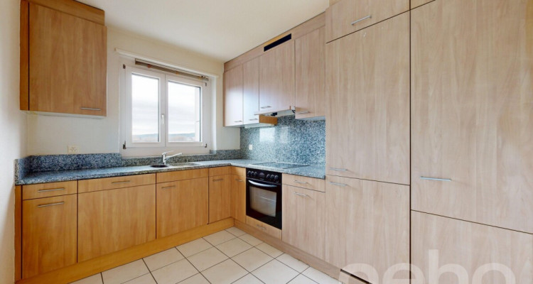 Helle sonnige 4-Zimmer-Wohnung in oberste Etage mit Fernsicht image 4