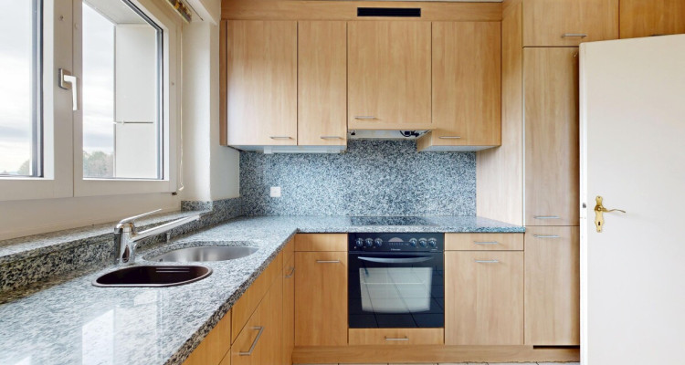 Helle sonnige 4-Zimmer-Wohnung in oberste Etage mit Fernsicht image 12