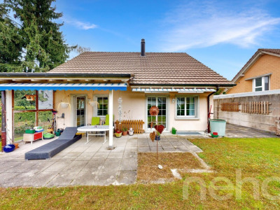 Freistehendes 5.5-Zimmer Einfamilienhaus mit Garten image 3