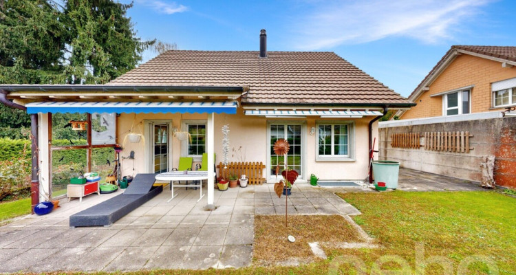 Freistehendes 5.5-Zimmer Einfamilienhaus mit Garten image 3